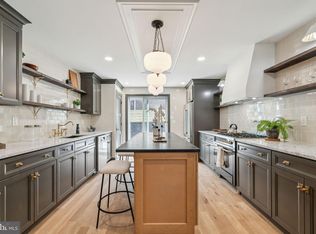 826 Tasker St, Philadelphia, PA 19148