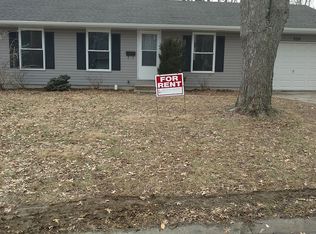 206 Persimmon Dr, O Fallon, IL 62269