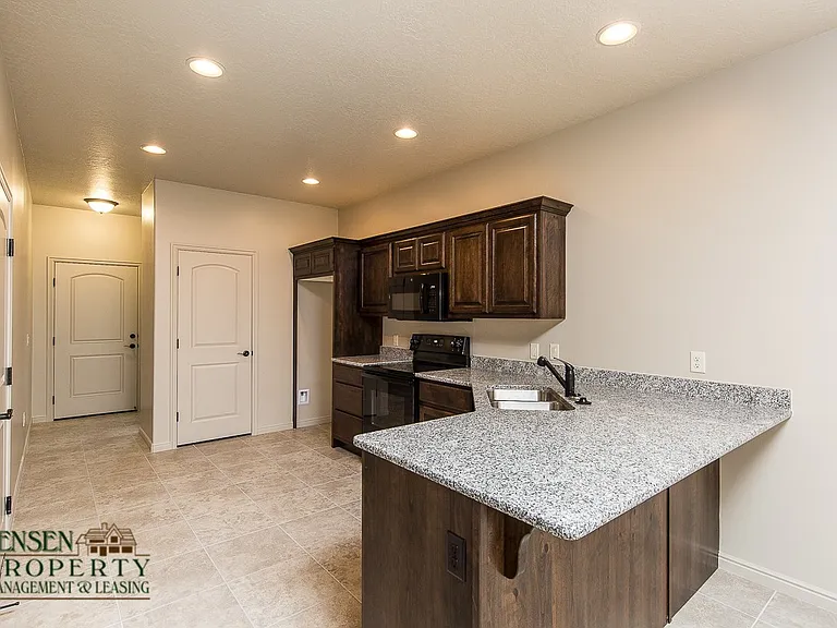 370 W Buena Vis #102 — Photo 8