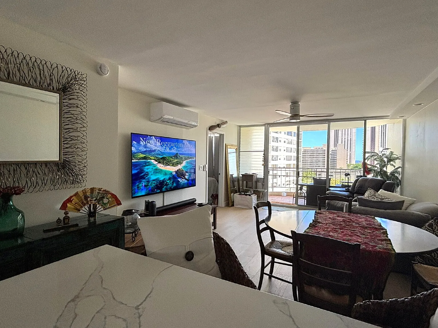 2 bed, 2.0 bath, 1028 sqft, $4,700 — Photo 3