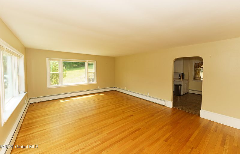 4th image of 200 Harris Avenue