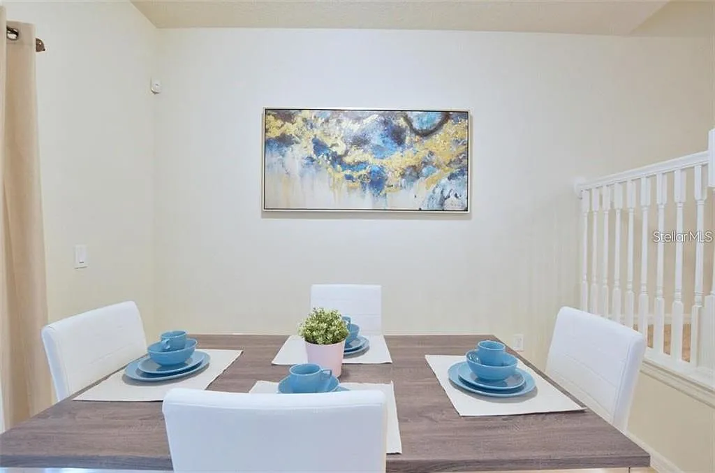5 bed, 4.5 bath, 2263 sqft, $2,900 — Photo 3
