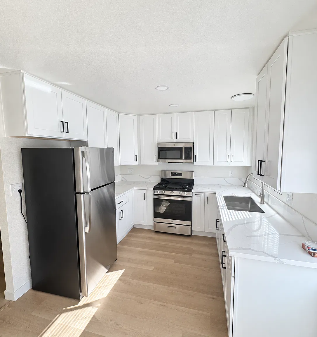 2 bed, 975 sqft, $2,450 — Photo 2