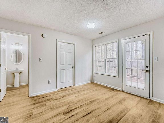 5th image of 5835 Raventree Ct