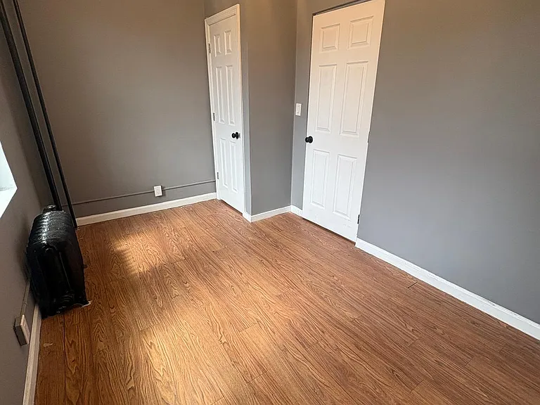 717 Arlington Ave #2B — Photo 2