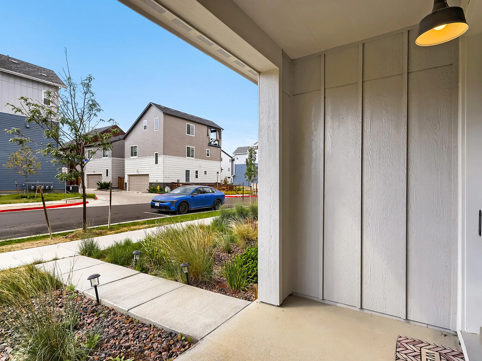 3 bed, 2.5 bath, 1885 sqft, $2,850 — Photo 3