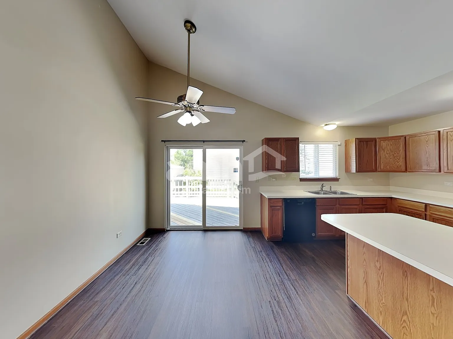 4 bed, 2.0 bath, 2088 sqft, $3,255 — Photo 4