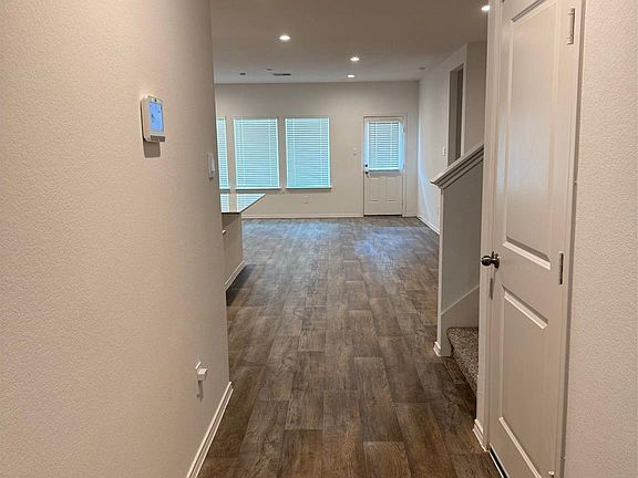 3rd image of 31310 Derbyhaven Dr