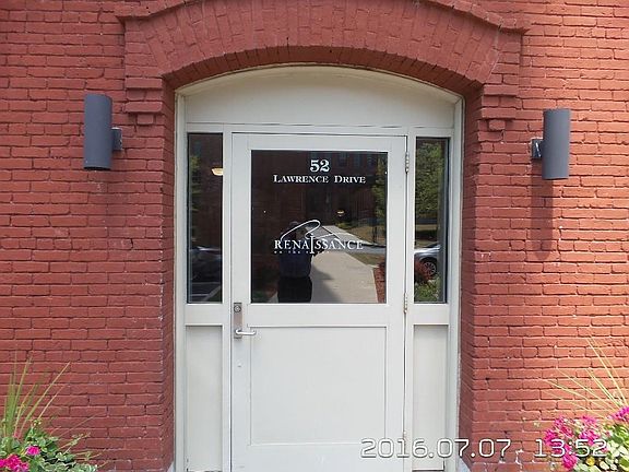4th image of 52 Lawrence Dr #M603