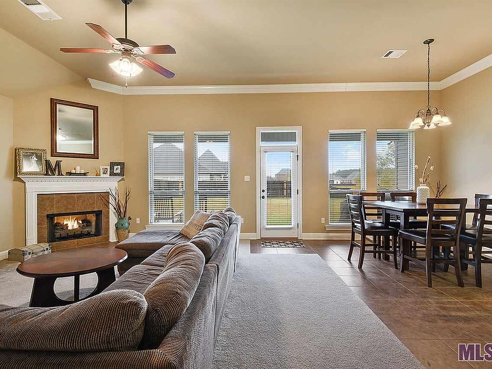1st image of 31015 Autumn Lake Dr