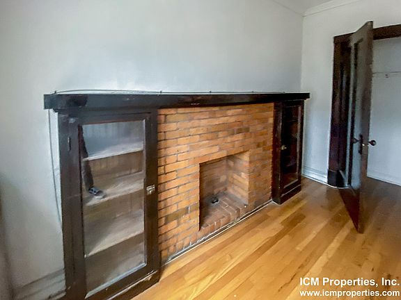 4th image of 4844 N Rockwell St #3A