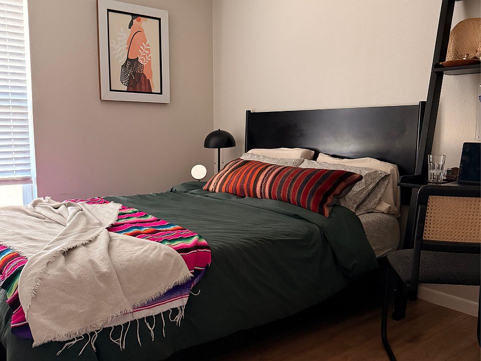 Front bedroom for rent