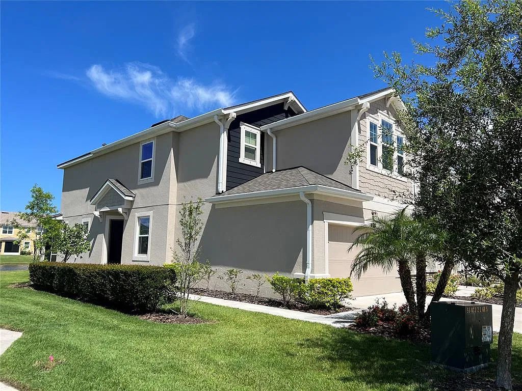 3 bed, 2.5 bath, 1739 sqft, $2,700 — Photo 2