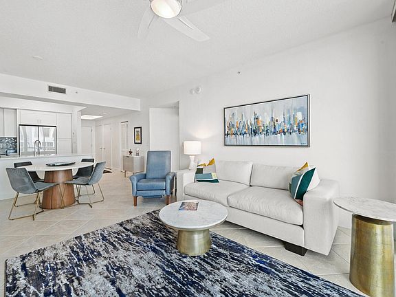 4th image of 111 SE 8th Avenue #903