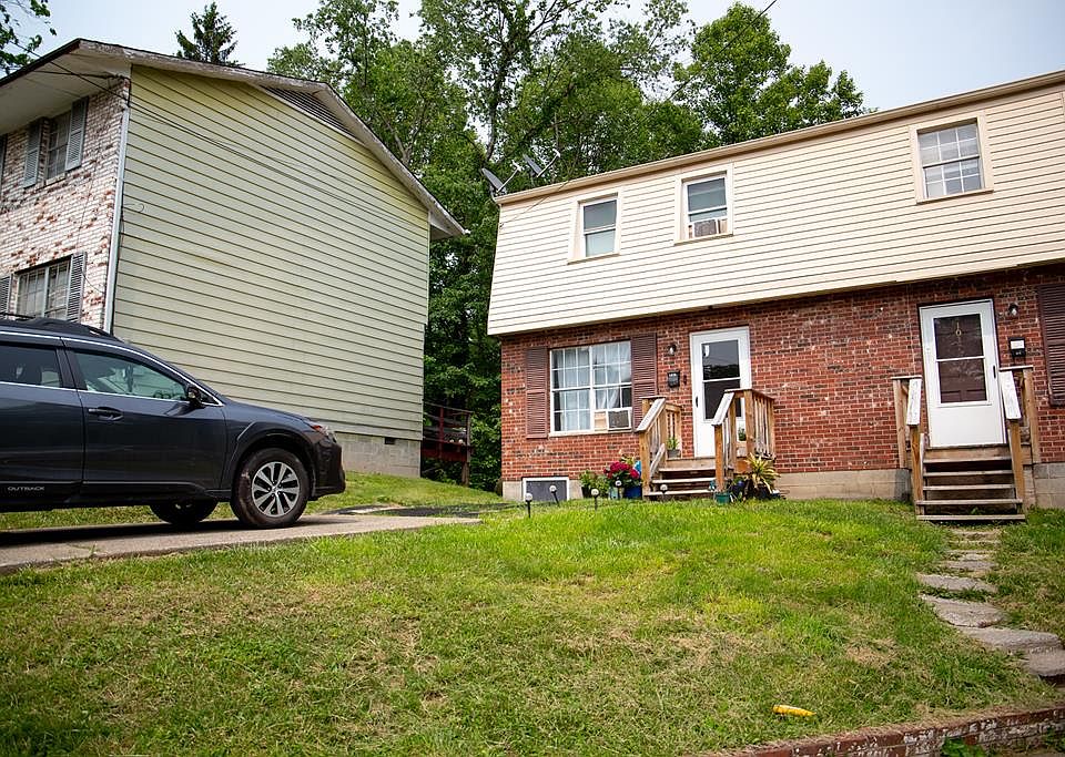 1st image of 1031 Woodlawn Ave
