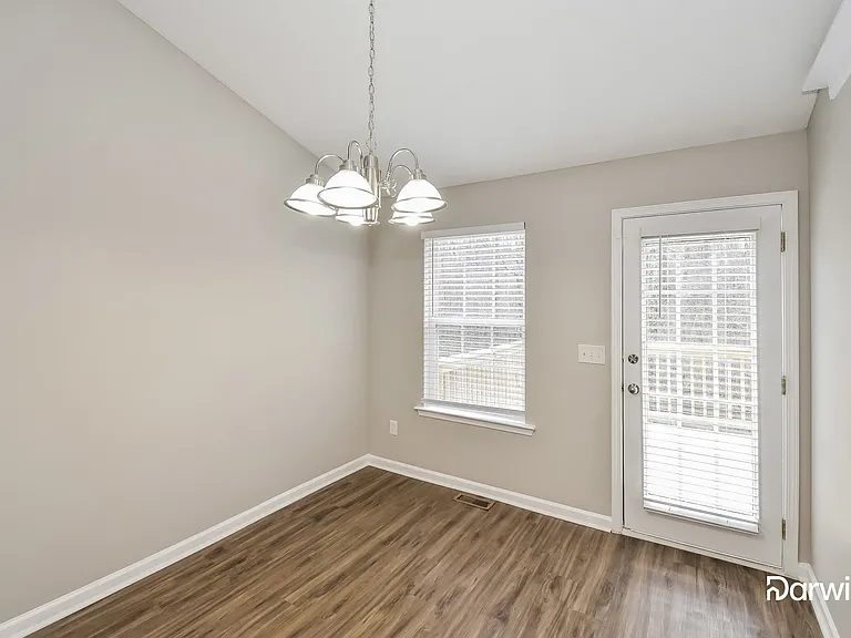 411 Ridgewood Dr — Photo 7