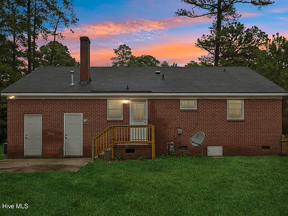 3rd image of 329 Oakdale Road