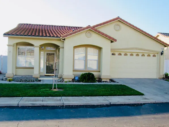 113 Little Johns Creek Dr, Oakdale, CA 95361