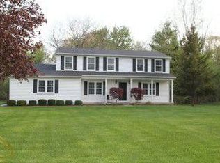9583 Larch Ln, South Lyon, MI