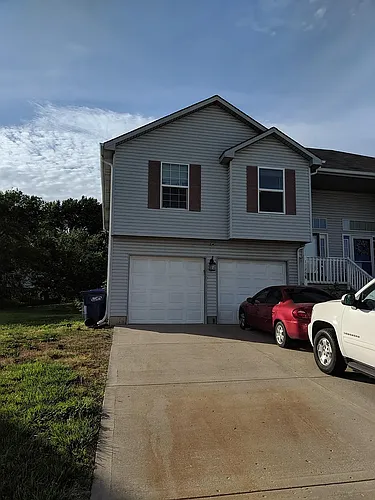 1126 NW Scenic Dr Photo 1