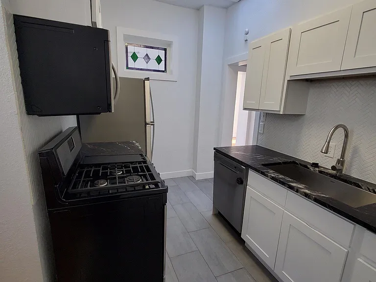 1259 N Clarkson St #3 — Photo 7