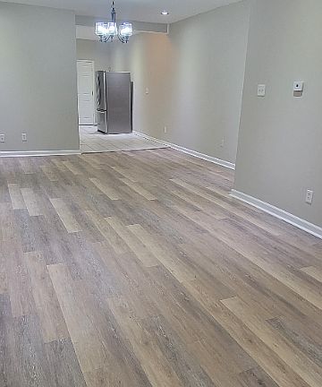 3rd image of 5760 Theodosia Ave