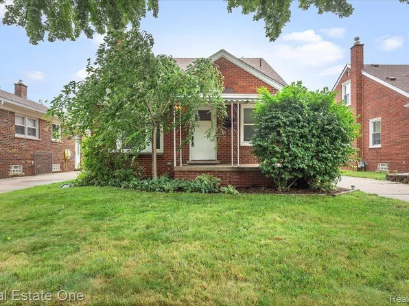 9701 Carter Ave, Allen Park, MI 48101