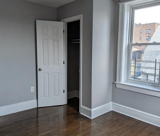 317-319 William St — Photo 5