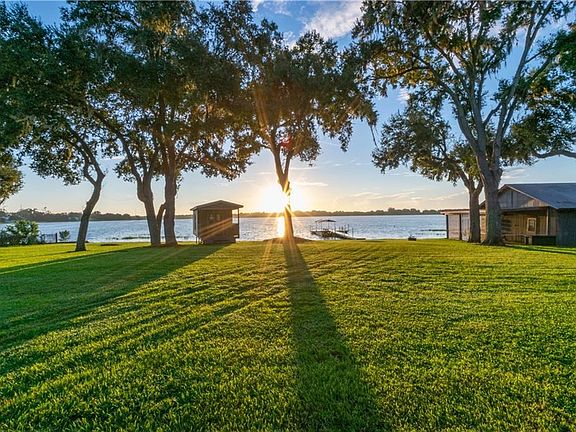 4th image of 3022 Spirit Lake Dr