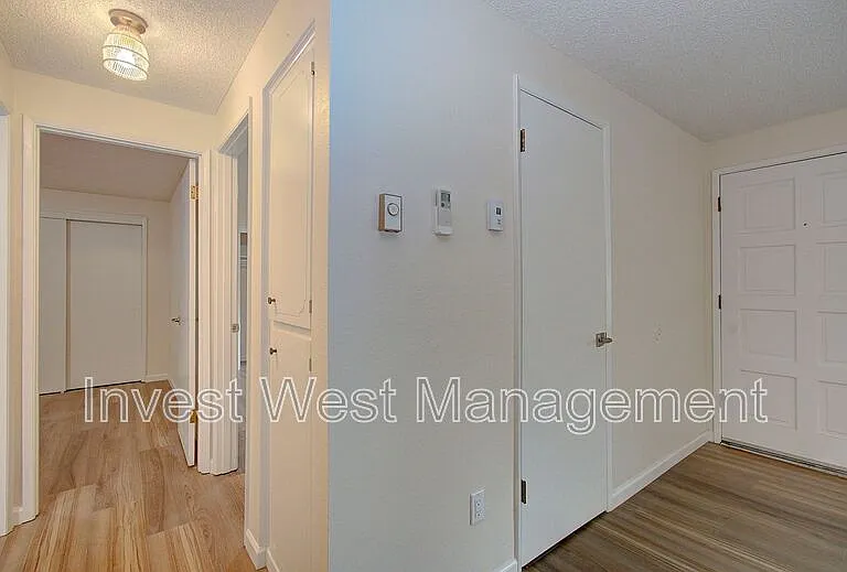 2920B Harney St — Photo 27
