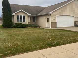 533 Kramer Ln, Kimberly, WI 54136