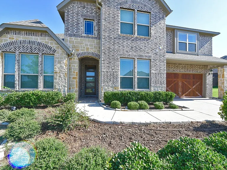 11100 Tanager Ln — Photo 1