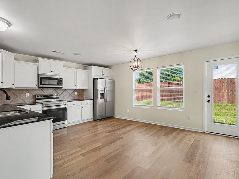 201 Buckboard Ln — Photo 5