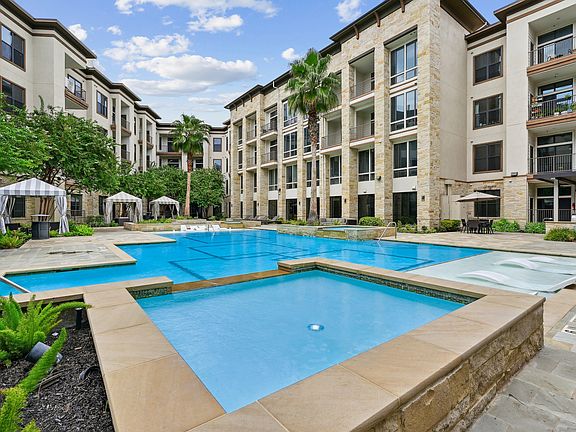 Resort Style Pool