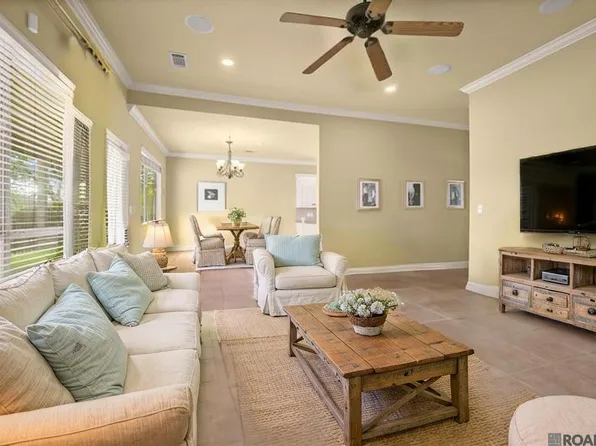 8927 Lake Mist Dr, Baton Rouge, LA 70810