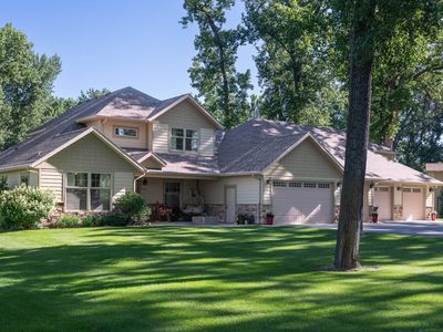 2160 Harbor Dr, Bismarck, ND, 58504