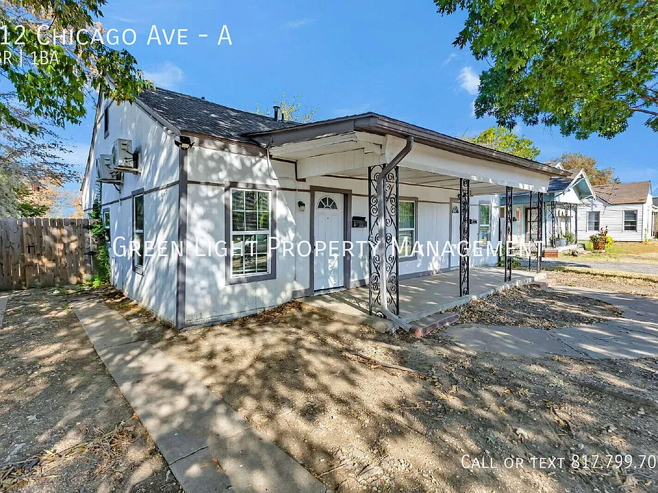 412 Chicago Ave #A