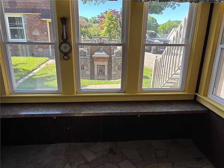 35 Oak St #1 — Photo 11