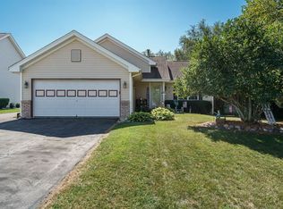 2052 Edge Rock Rd, Rockton, IL 61072