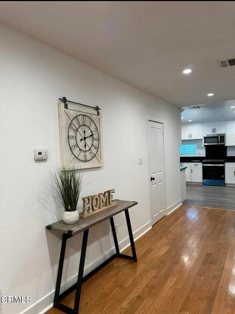 2 bed, 2.0 bath, 785 sqft, $3,580 — Photo 4