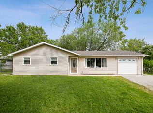 26850 S Linden Ln, Crete, IL 60417