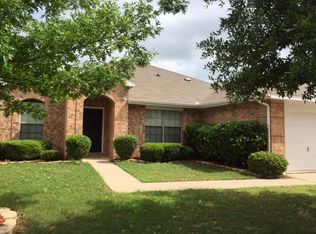 812 Forest Grove Lane, Crowley, TX 76036