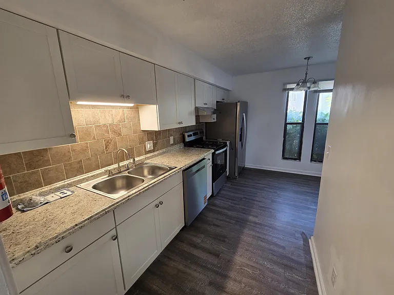 3757 Heathrow Dr — Photo 25