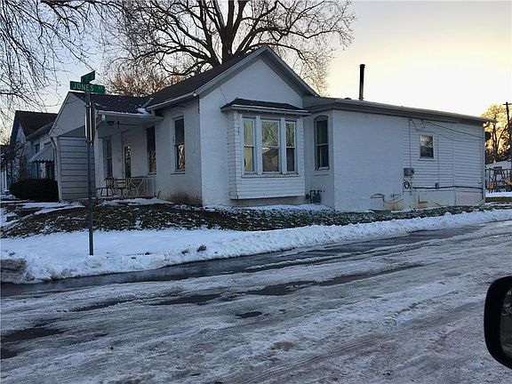 Side of house showing addition to back of home. Lot 36.5 x 150.