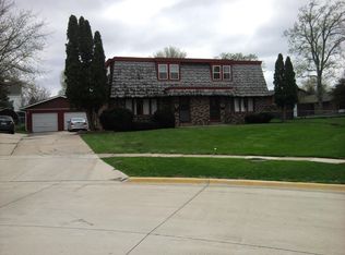 1610 W 6th St, Cedar Falls, IA 50613
