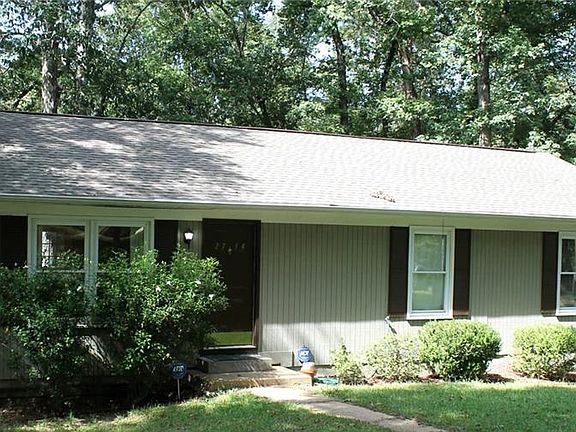 2nd image of 2734 Colonial Dr NE