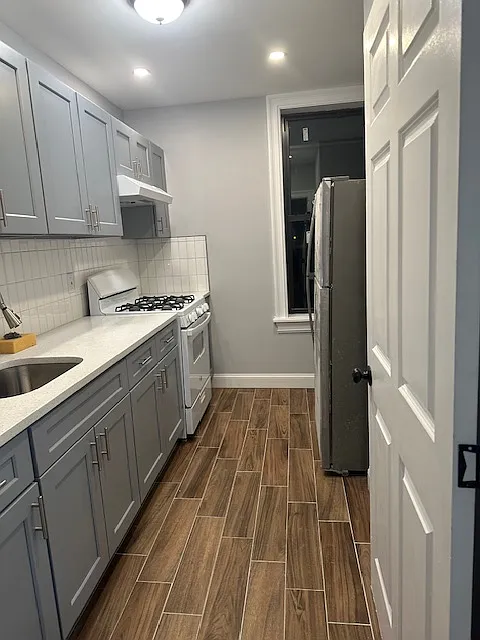 2 bed, $2,800 — Photo 2