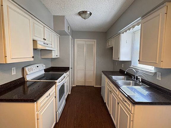 2nd image of 11229 Buchanan Dr