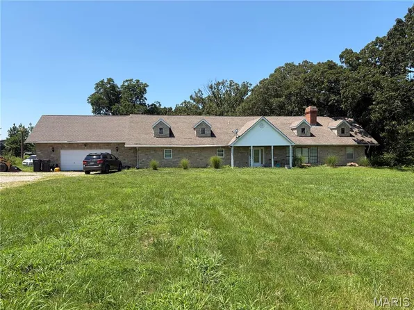 2707 N Service Rd W, Saint Clair, MO 63077