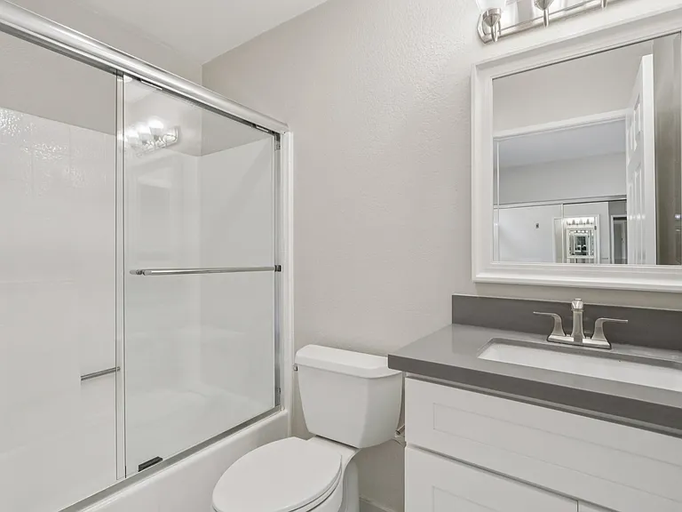 626 E Verdugo Ave #L — Photo 12